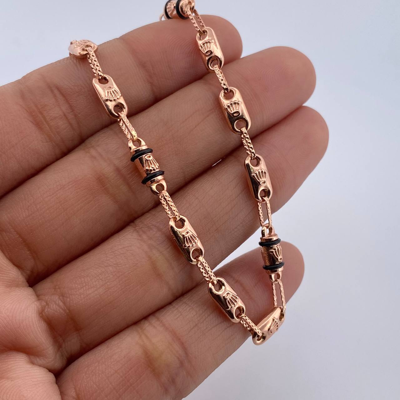 Cadena Rustica Corona RX 10.7gr / 61.8cm / 4.2mm Cauchos Negros Oro Rosa 18K $