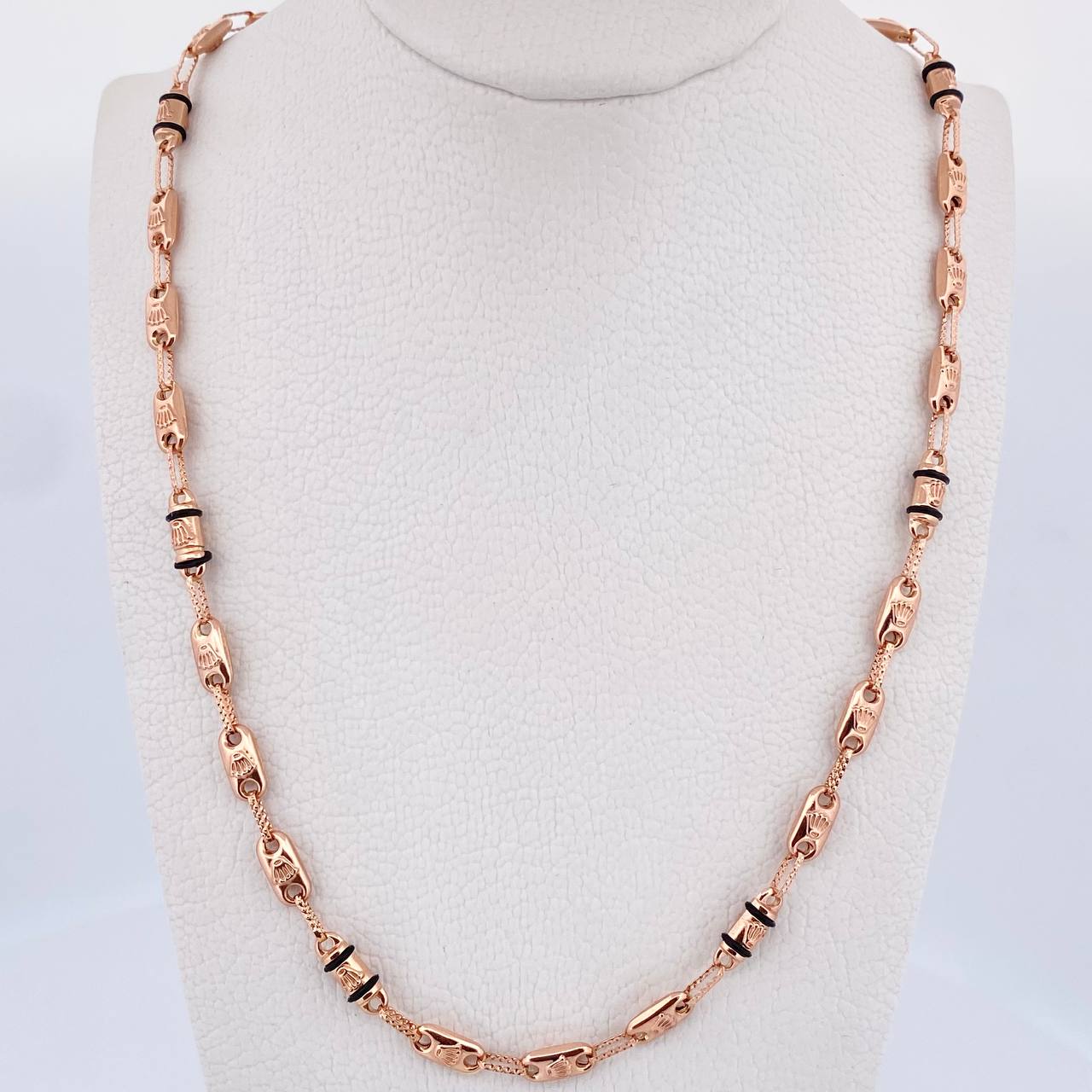Cadena Rustica Corona RX 10.7gr / 61.8cm / 4.2mm Cauchos Negros Oro Rosa 18K $