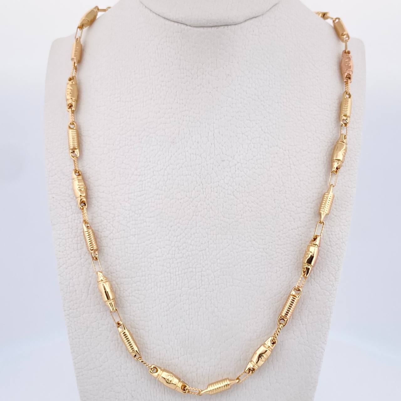 Cadena Rustica Tornillo 11.65gr / 60.5cm / 4.5mm Barril Estria Oro Amarillo 18K $