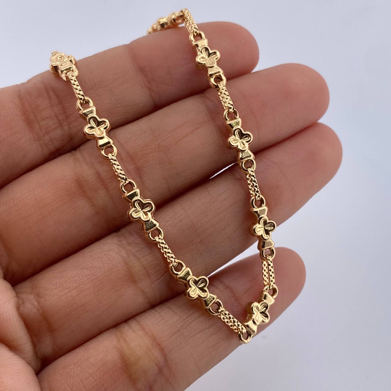 Cadena Rustica Trebol 10gr / 60.7cm / 4.8mm Oro Amarillo 18K $