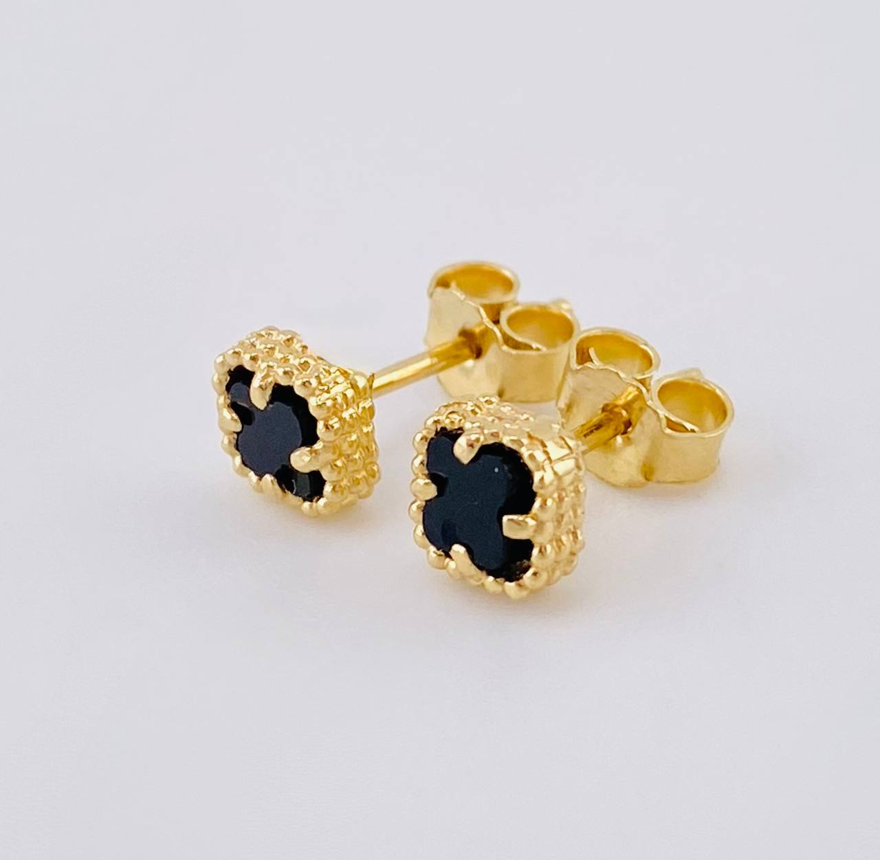 Topos Trébol Onix 1.25g / 5.05mm Oro Amarillo 18K
