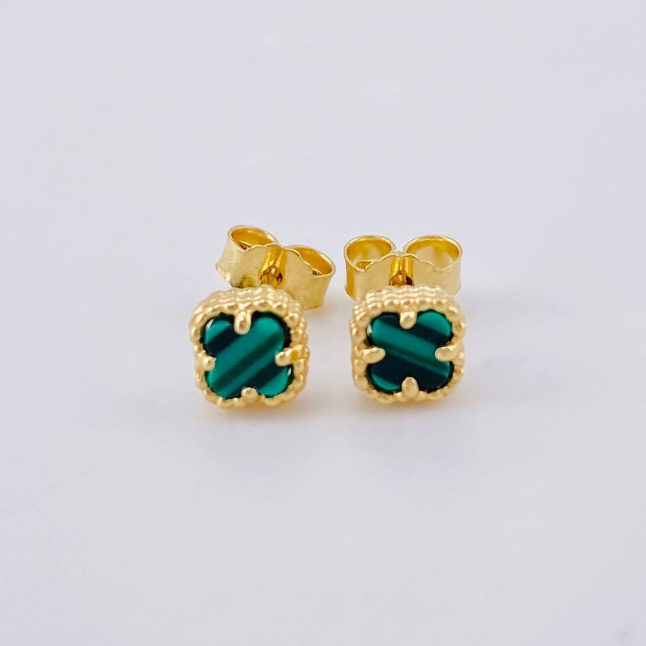 Topos Trebol Malaquita Verde 1.95 g / 7.25 mm Oro Amarillo 18K
