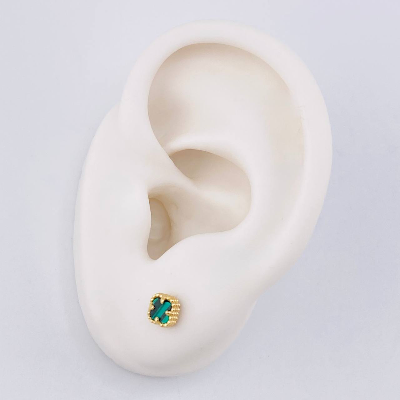 Topos Trebol Malaquita Verde 1.95 g / 7.25 mm Oro Amarillo 18K