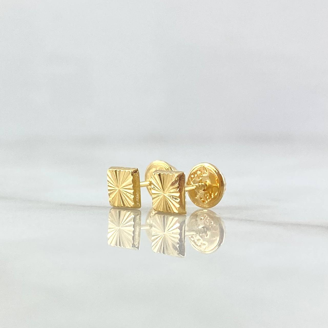 Topos Cuadrados 0.55gr / Diamantados Oro Amarillo 18K &