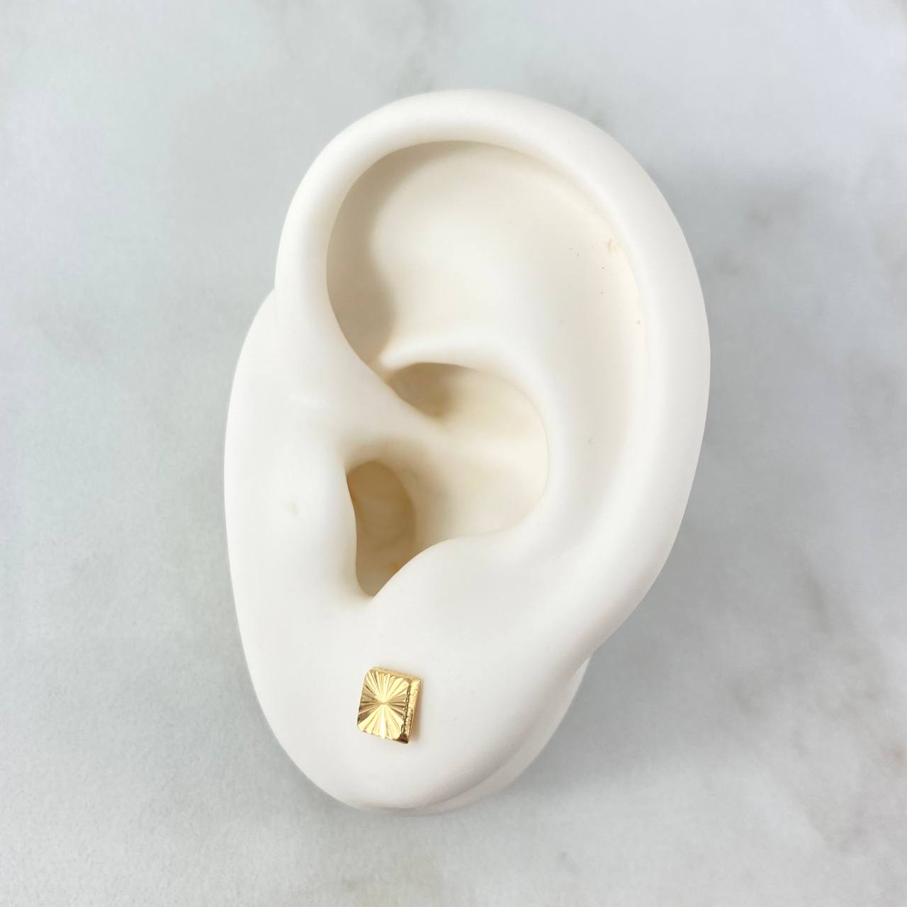 Topos Cuadrados 0.55gr / Diamantados Oro Amarillo 18K &