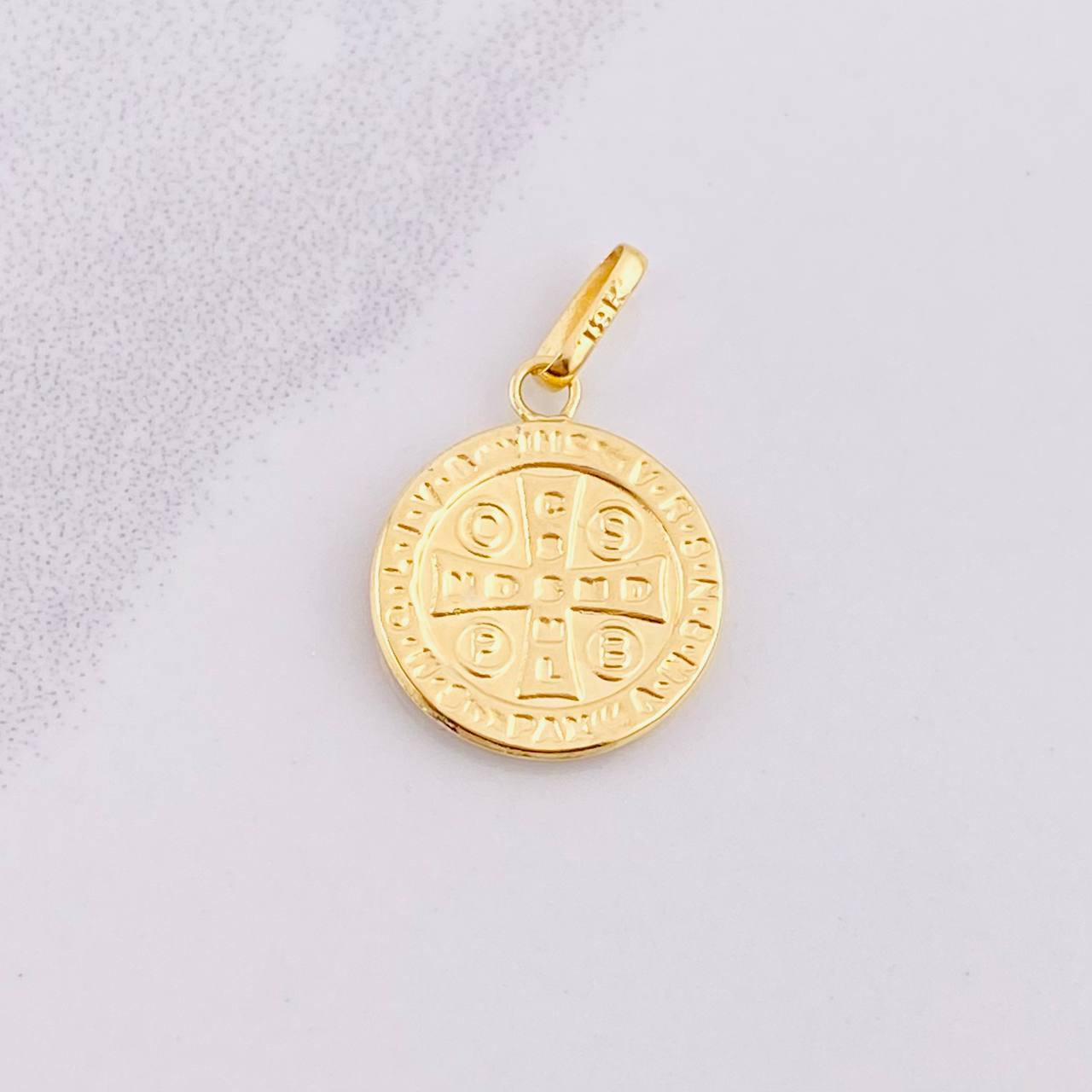 Dije San Benito 1.05g / 2.3cm Oro Amarillo 18K