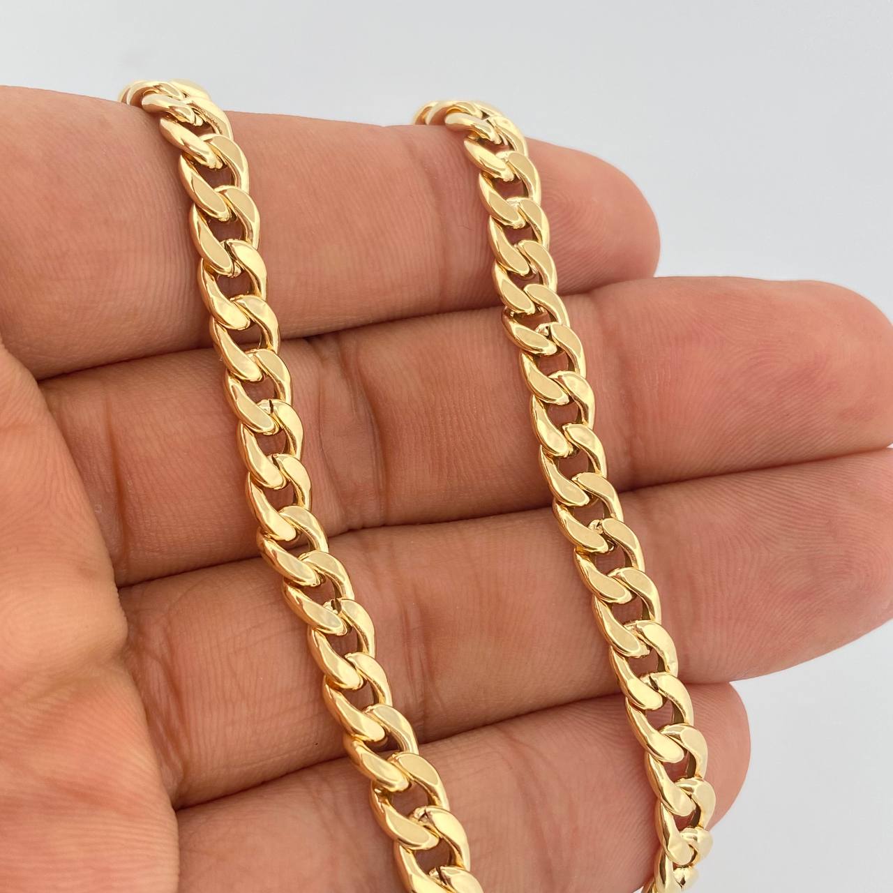 Cadena Cubana 8.85gr / 60.3cm / Oro Amarillo +1 18K &