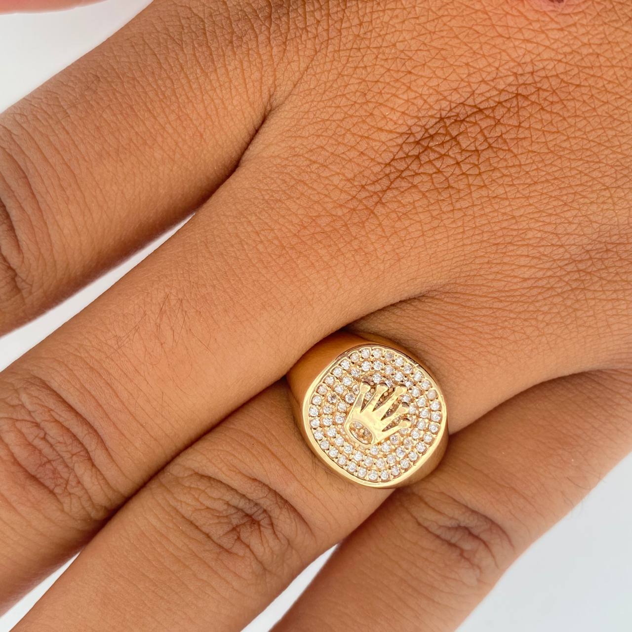 Anillo Corona Rx 5.4gr / T8 1/4 / Oro Amarillo Circones Blancos 18K $