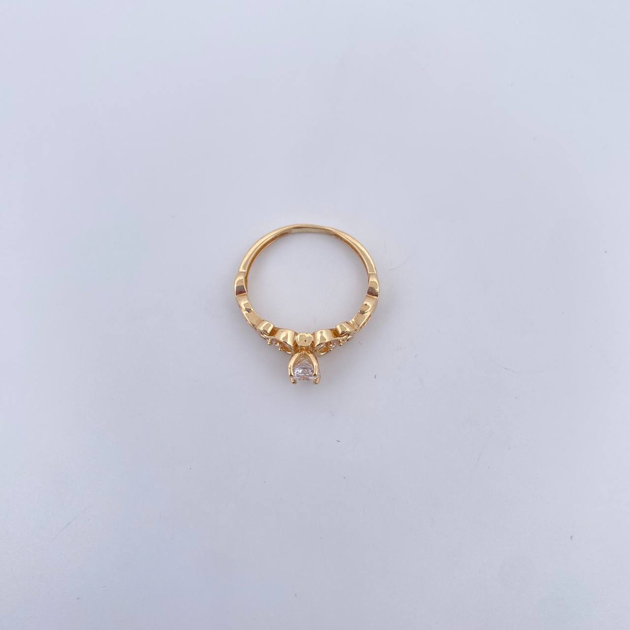 Anillo Solitario 2.2gr / T5 / Corazones Oro Amarillo Circones Blancos 18K $