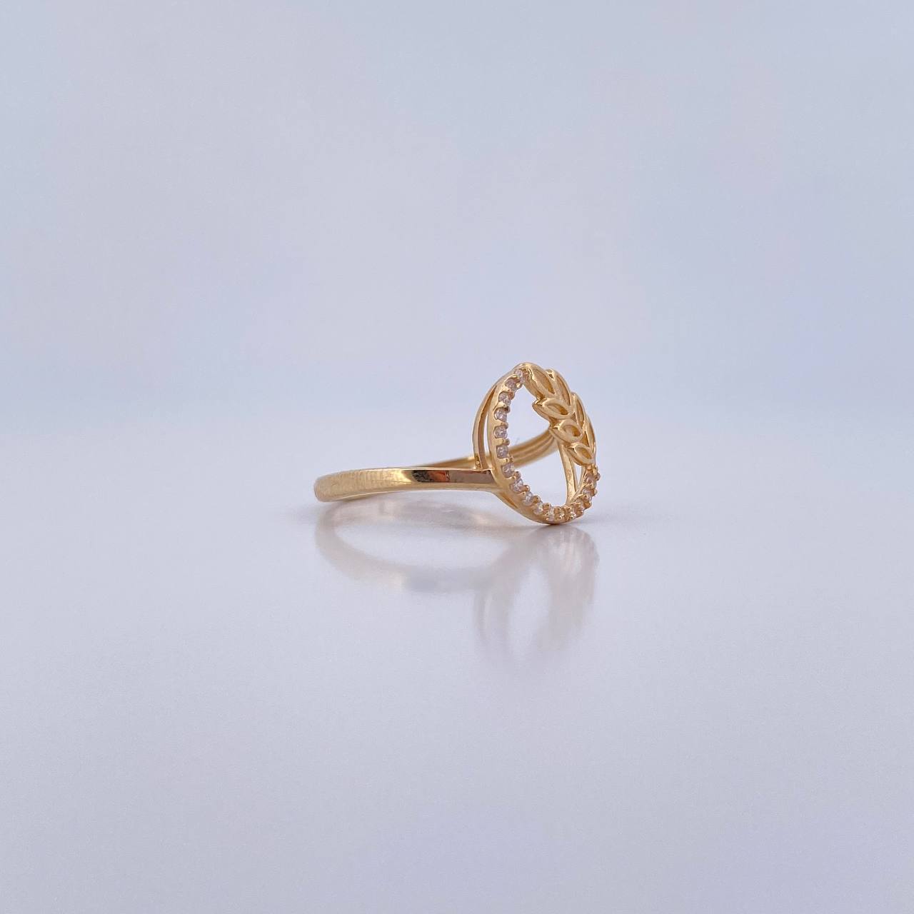 Anillo Circulo Hojas 1.6gr / T6 / Circones Blancos Oro Amarillo 18K &