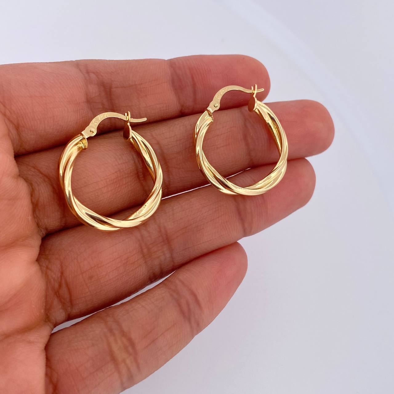 Candongas Tere 1.95gr / 2.5cm / Entorchada Oro Amarillo 18K &