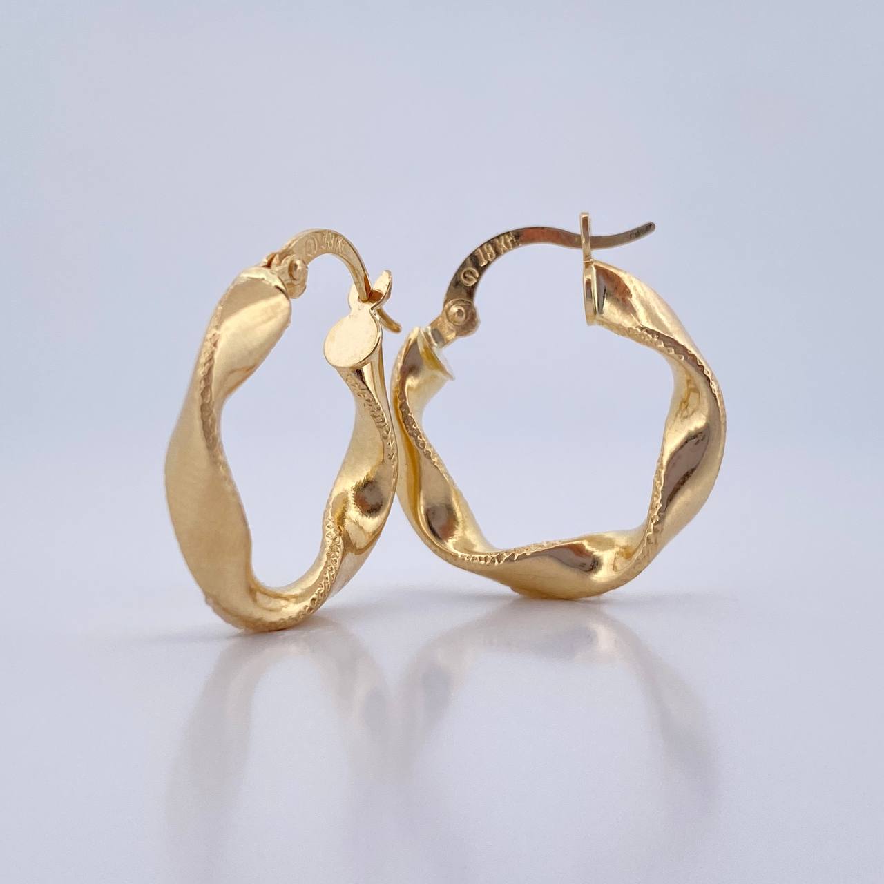 Candongas Asby 2gr / 2.1cm / Punteada Oro Amarillo 18K &