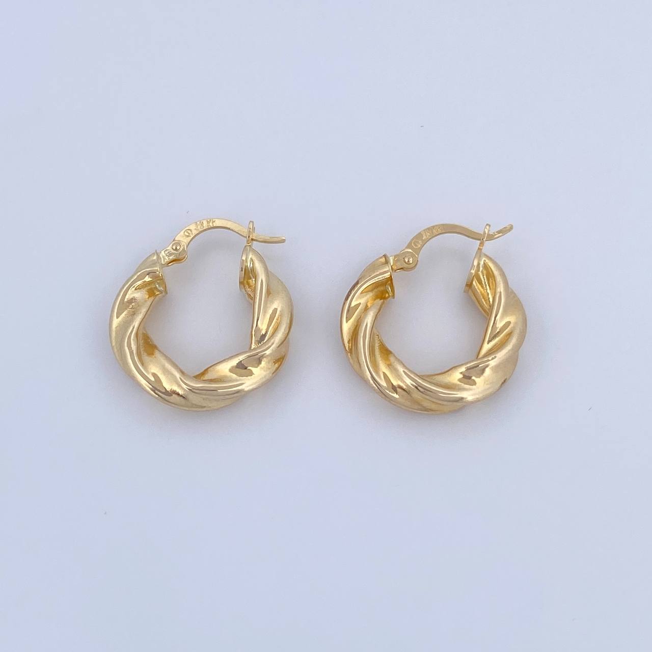 Candongas Cece 3.4gr / 2.2cm / Entorchada Oro Amarillo 18K &