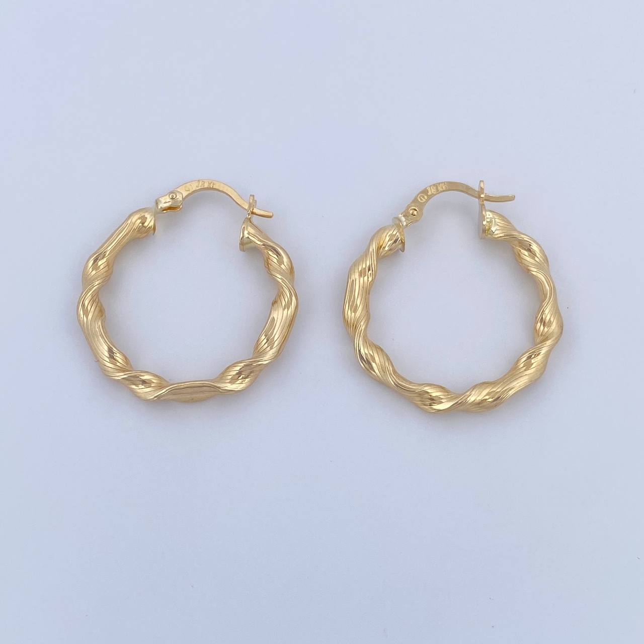 Candongas Bella 2.55gr / 2.9cm / Rayada Oro Amarillo 18K &