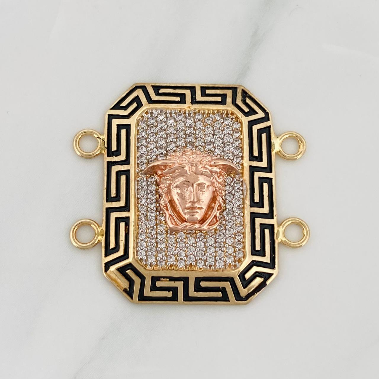 Herraje Medusa Tribal 8.6g / 3cm Tres Oros 18K