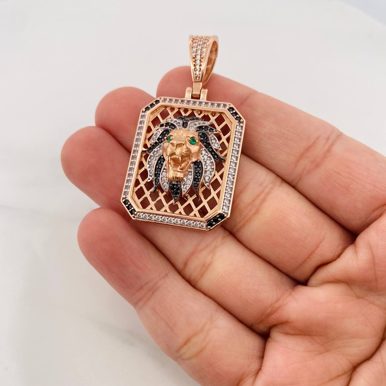 Dije León 12.95g / 4.8cm Dos Oros Blanco Rosa 18K