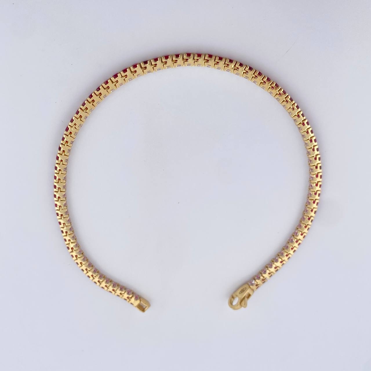 Pulso Tennis 7.7gr / 18.3cm / 2.2mm Circones Blancos Fucsias Oro Amarillo  18K &