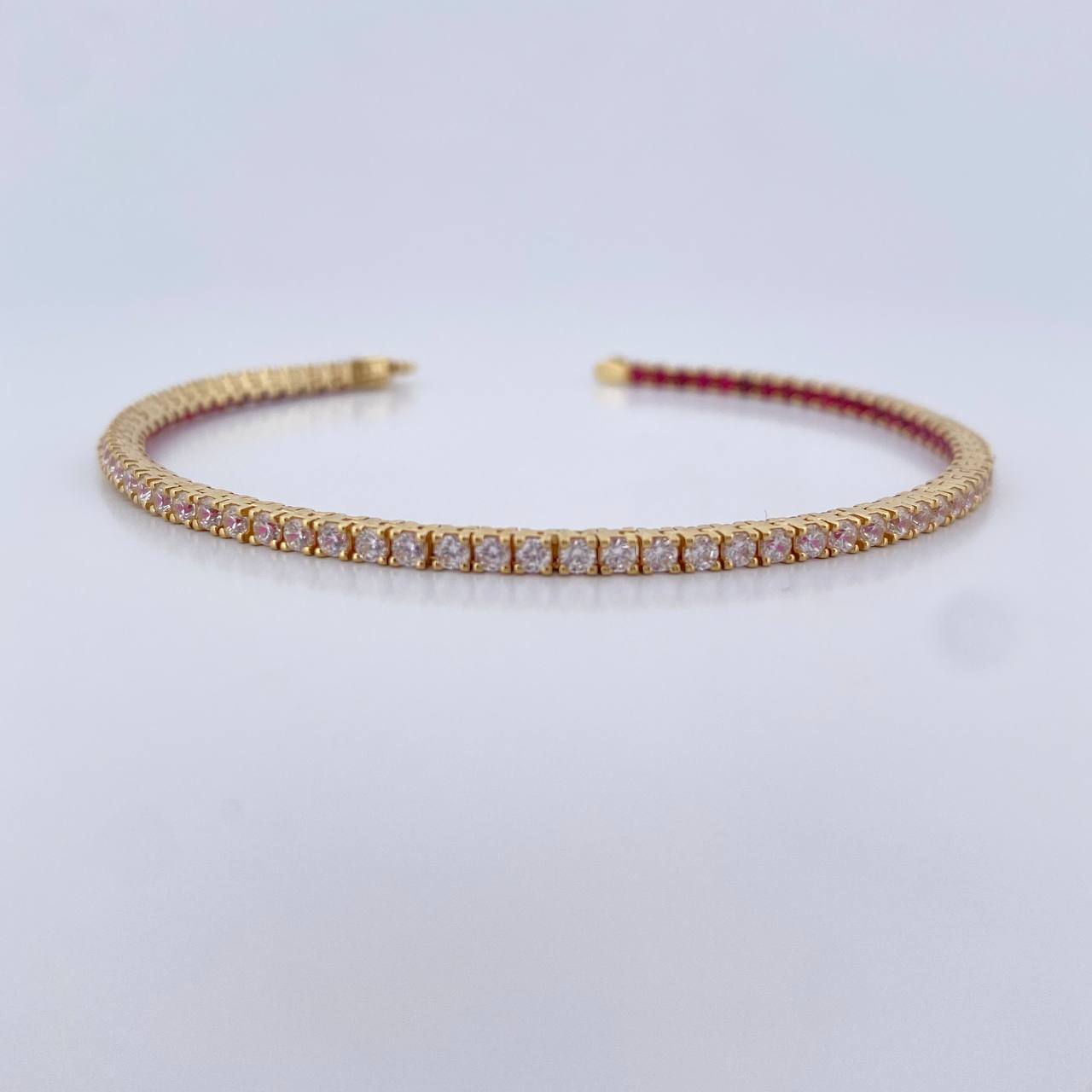 Pulso Tennis 7.7gr / 18.3cm / 2.2mm Circones Blancos Fucsias Oro Amarillo  18K &