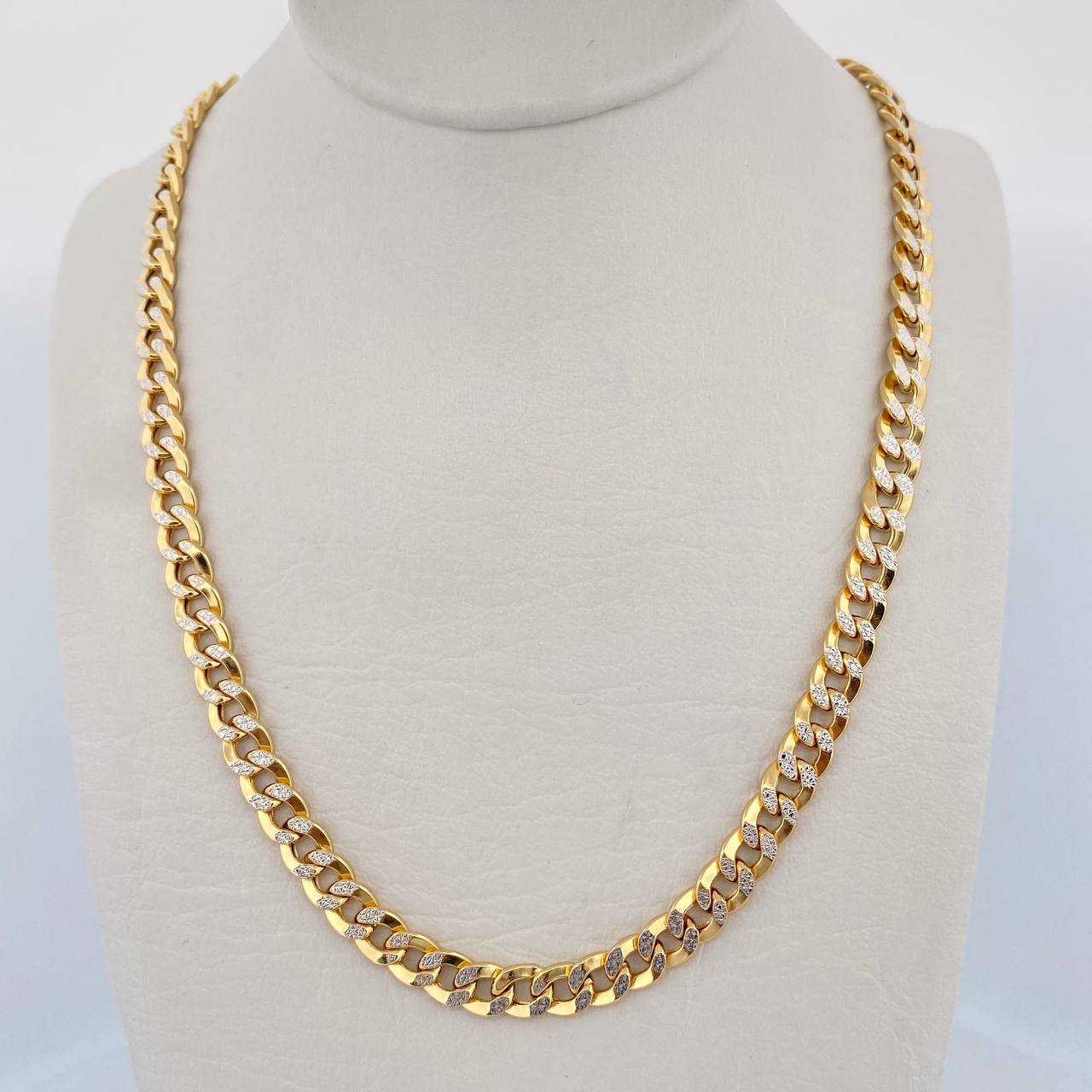 Cadena Cubana 15.95gr / 60.2cm / 5.1mm Circones Blancos Oro Amarillo +0 18K &