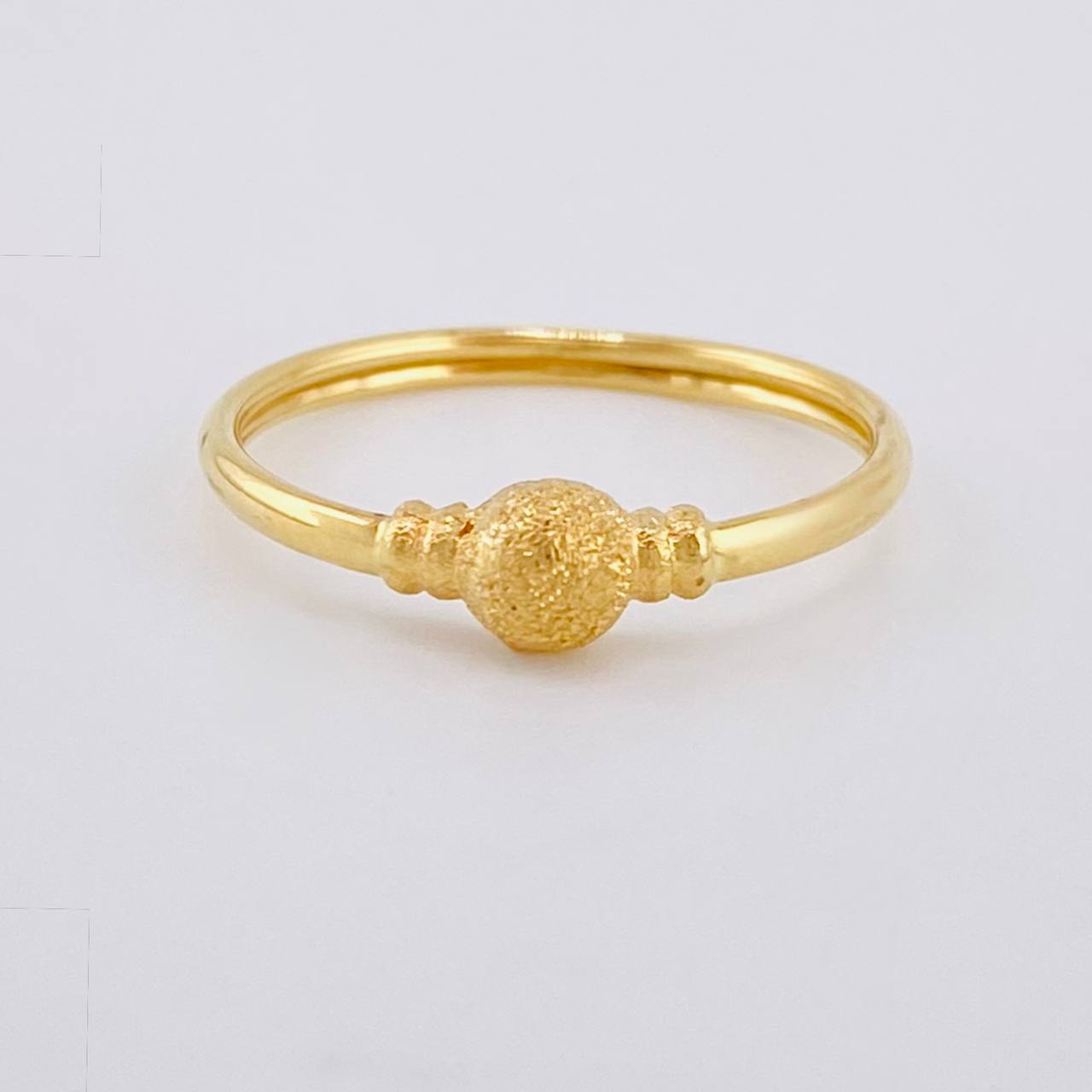 Anillo Circulo Cupula Texturizada 1.05 g / T6 1/2 Oro Amarillo 18K