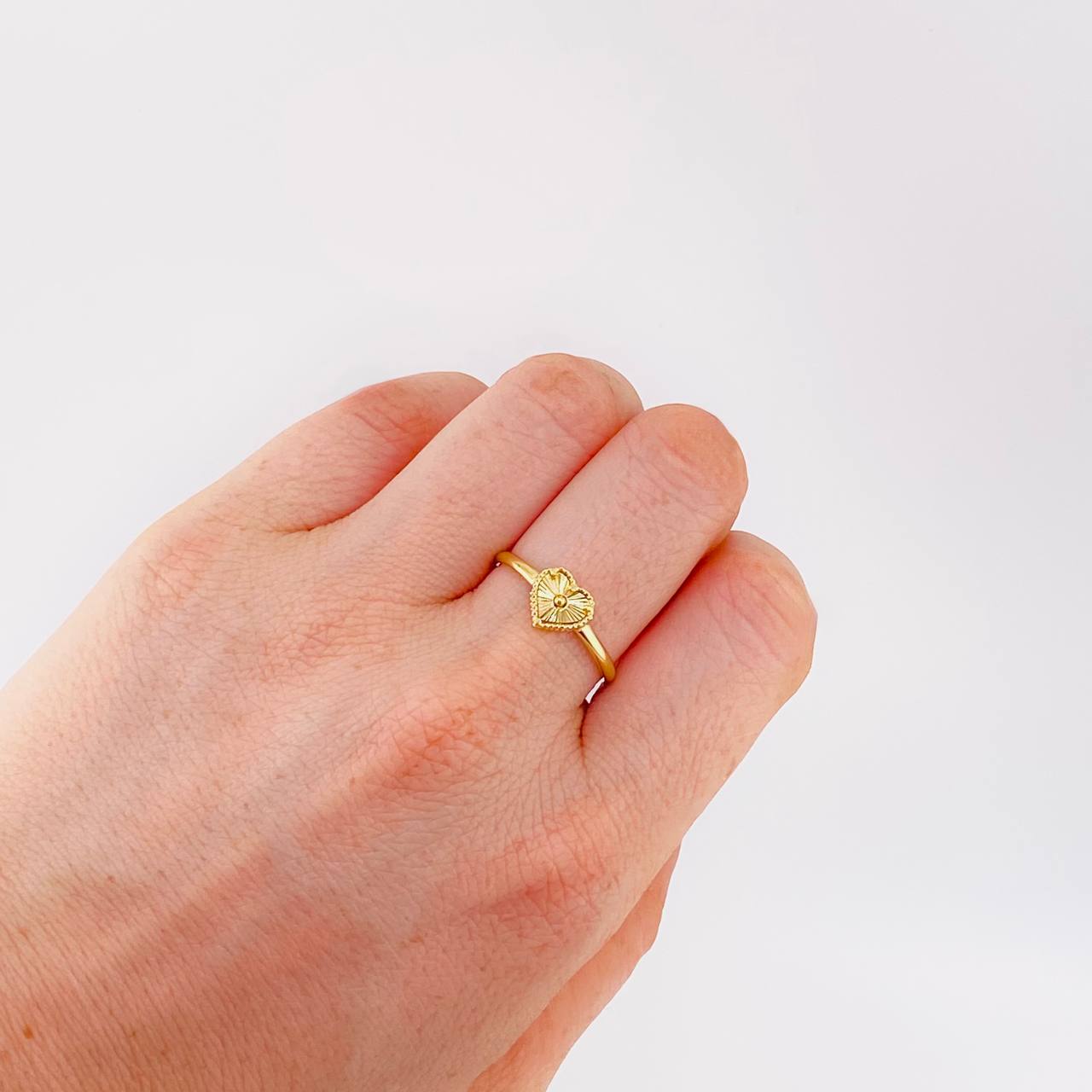 Anillo Corazón Diamantado 1.2 g / T9 1/2 Oro Amarillo 18K