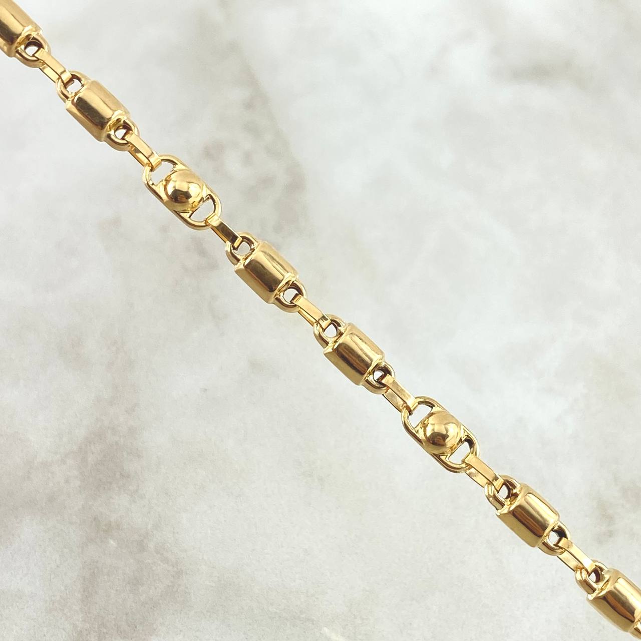 Pulso Rustico Barril Burbuja 4.9gr / 19cm / 4mm Liso Oro Amarillo 18K
