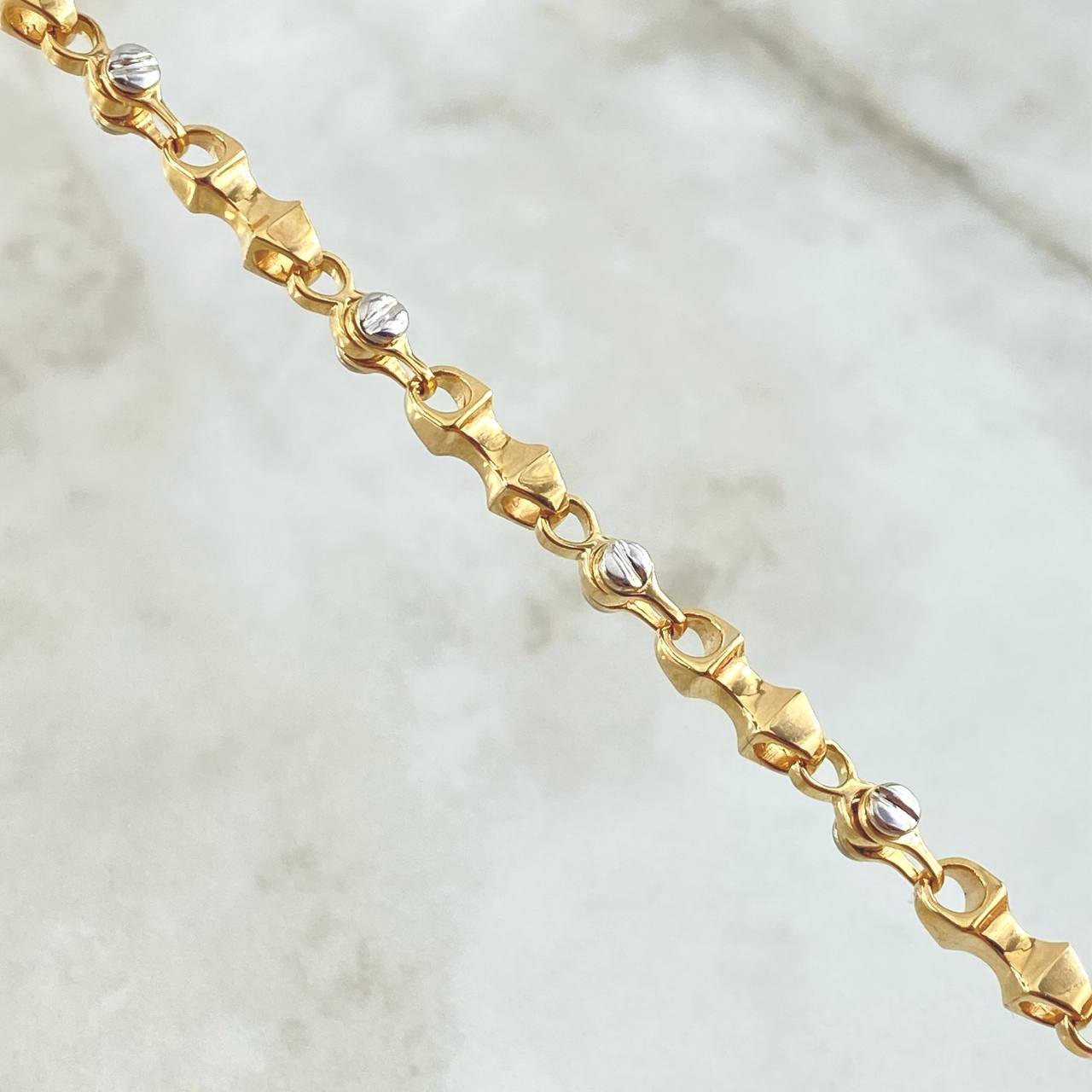 Cadena Rustica Tornillo Flecha 68.05gr / 70cm / 4mm-5mm Lisa Dos Oros Amarillo Blanco 18K ©