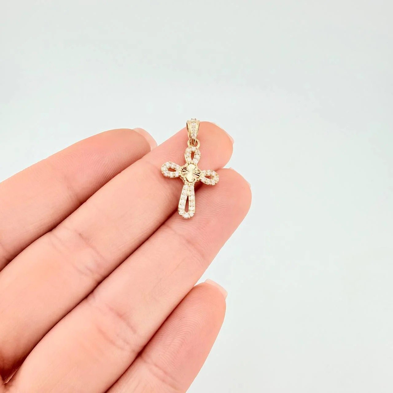 Dije Cruz Trebol 1.3g / 2.3cm Oro Amarillo 18K