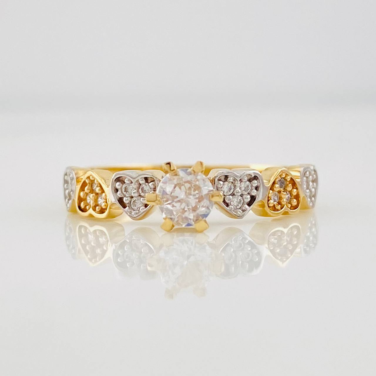 Anillo Solitario Corazones 2.3g / T7 Dos Oros Amarillo Blanco 18K