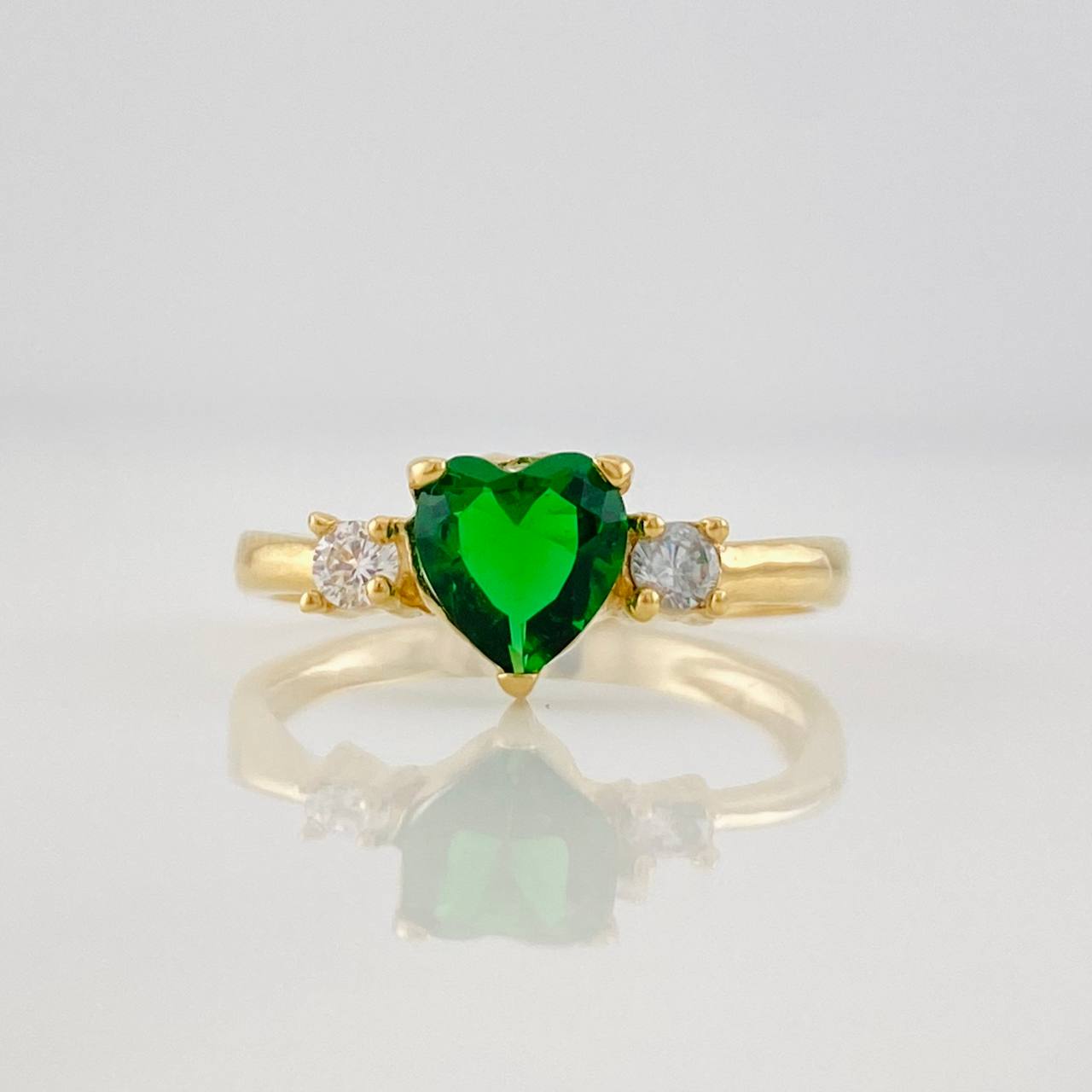 Anillo Solitario Corazón 1.7g / T6 Oro Amarillo 18K