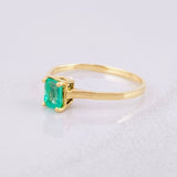 Anillo Solitario Cubo Esmeralda 25pts 1.45g / T6 1/4 Oro Amarillo 18K