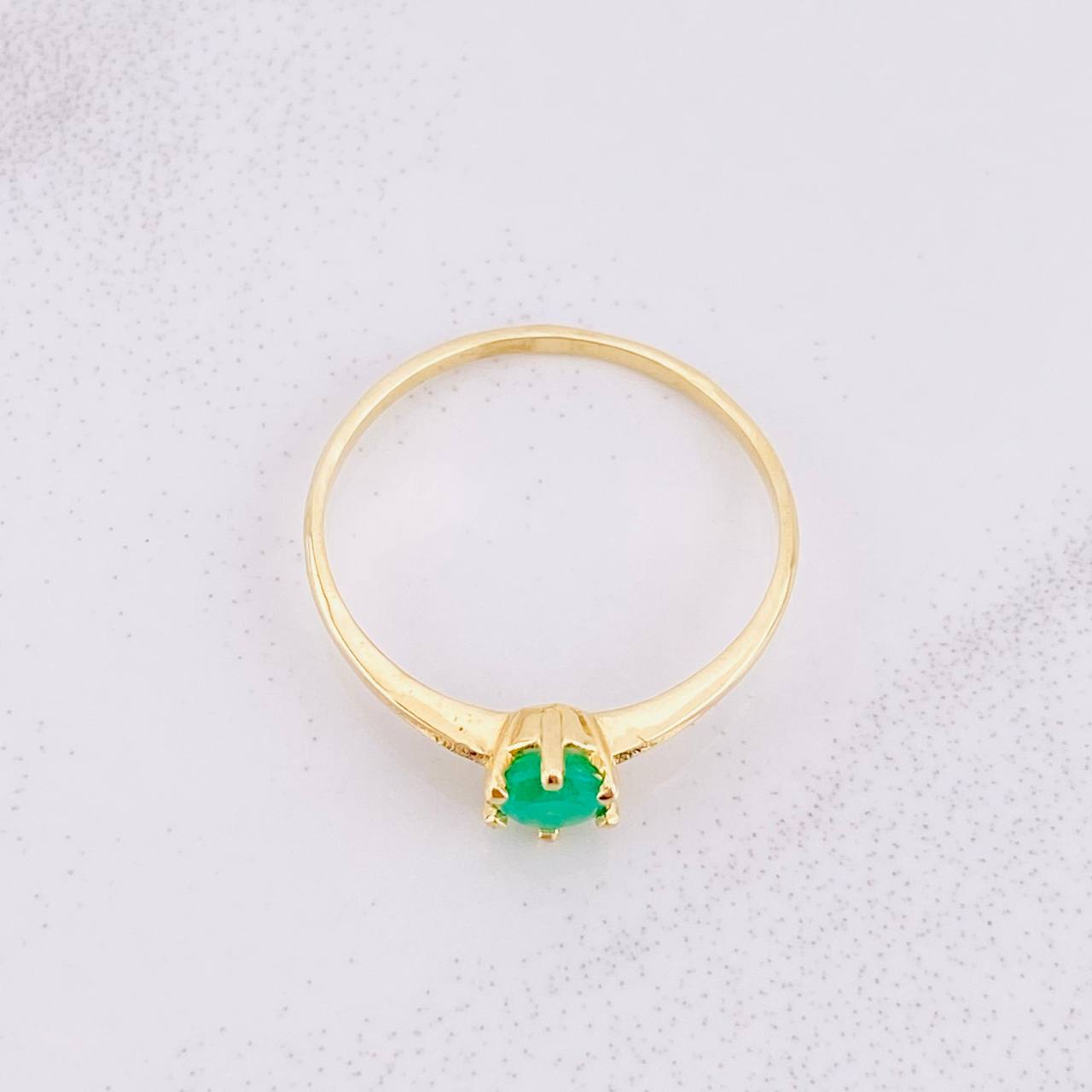 Anillo Canasta 6 Garras Esmeraldas 22pts 1.55g / T8 1/2 Oro Amarillo 18K