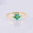 Anillo Flor 5 Petalos Esmeraldas 12pts 1g / T6 3/4 Oro Amarillo 18K
