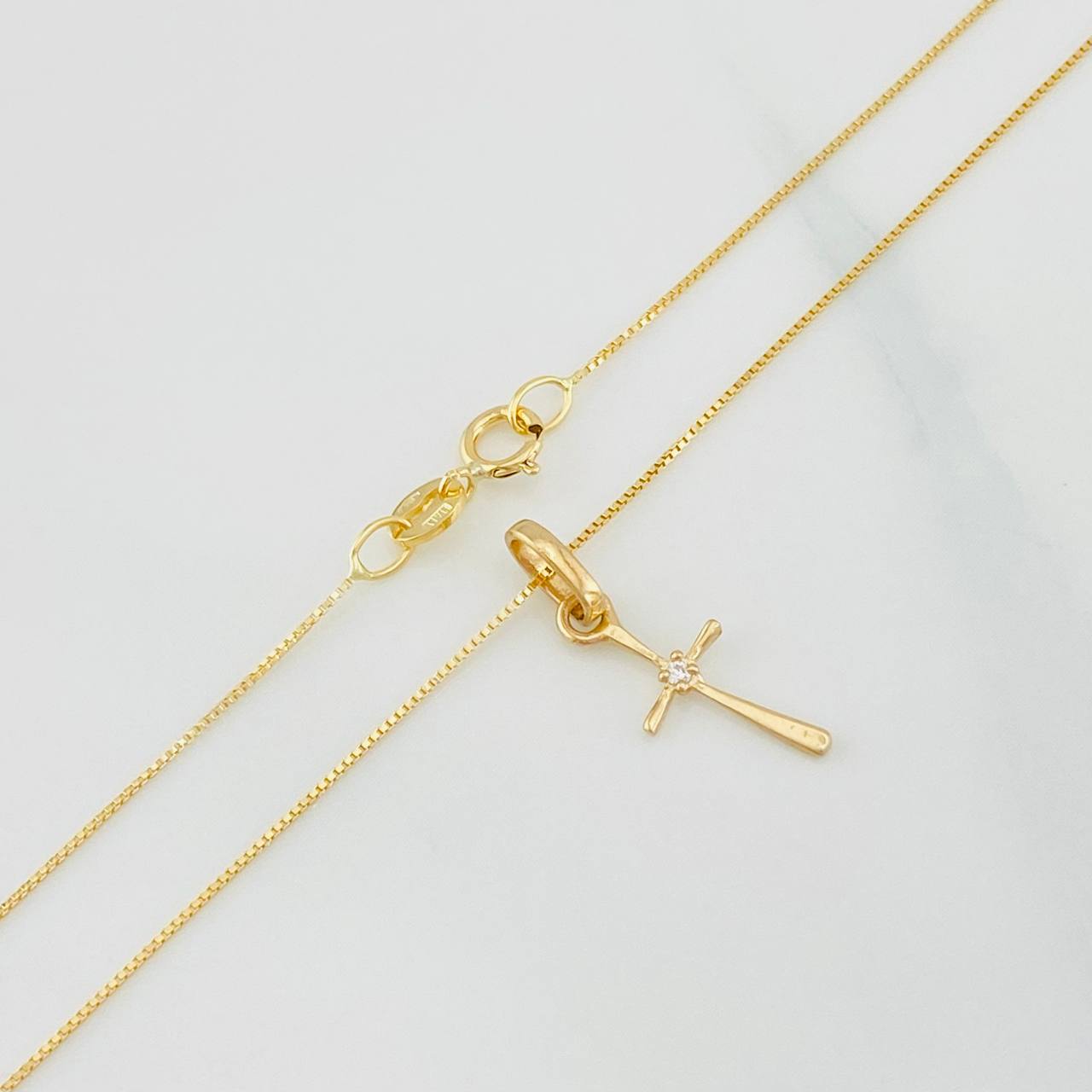 Set Cadena Veneciana + Dije Cruz / 1.3g / 40cm Oro Amarillo 18K