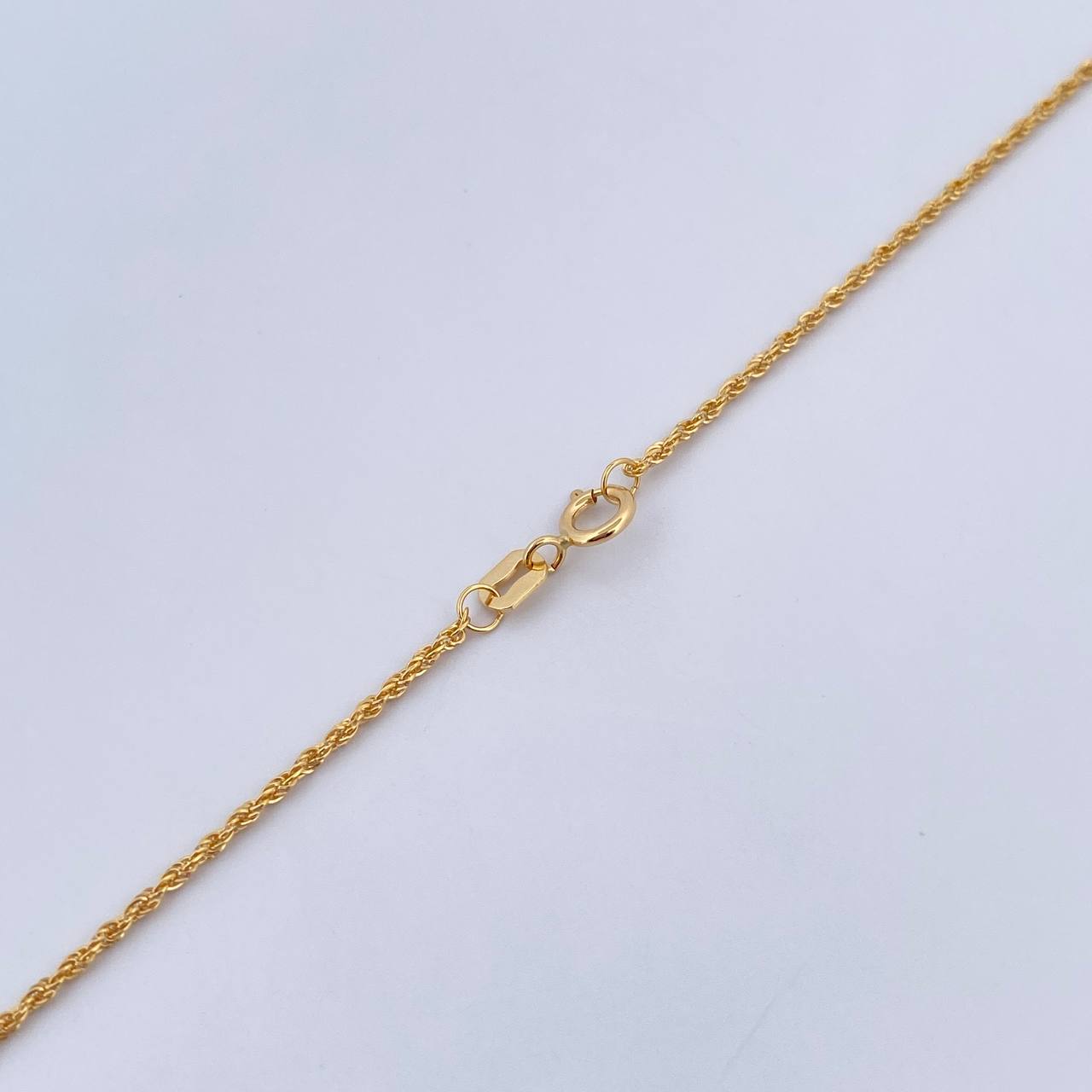 Set Cadena Lazo 1gr / 50cm / 0.9mm + Dije Virgen Guadalupe 0.65gr / 1.6cm Borde Diamantado Oro Amarillo 18K (Oferta) $