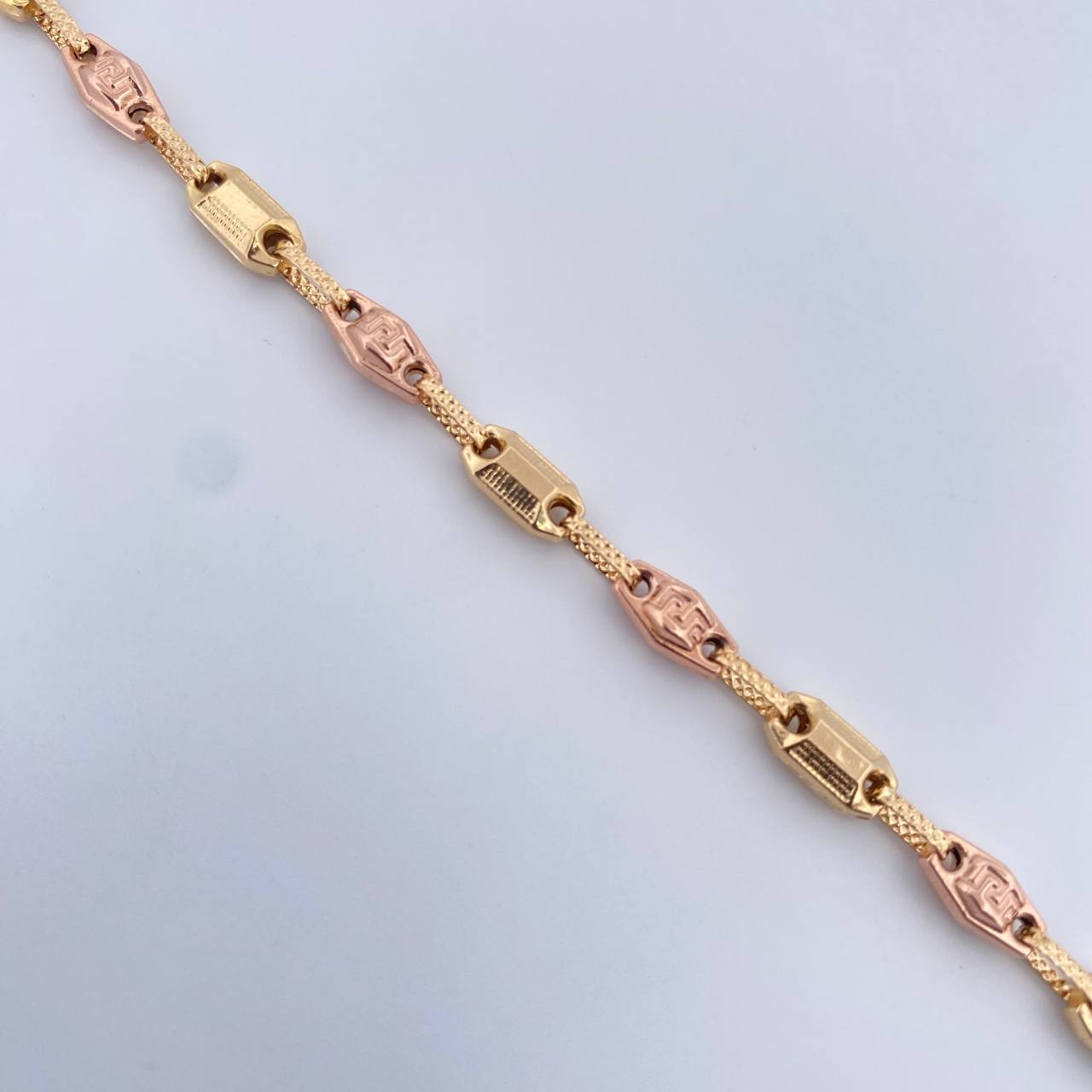 Pulso Rustico Tribal 5.05gr / 21.6cm / 4.7mm Dos Oros Amarillo Rosa 18K $
