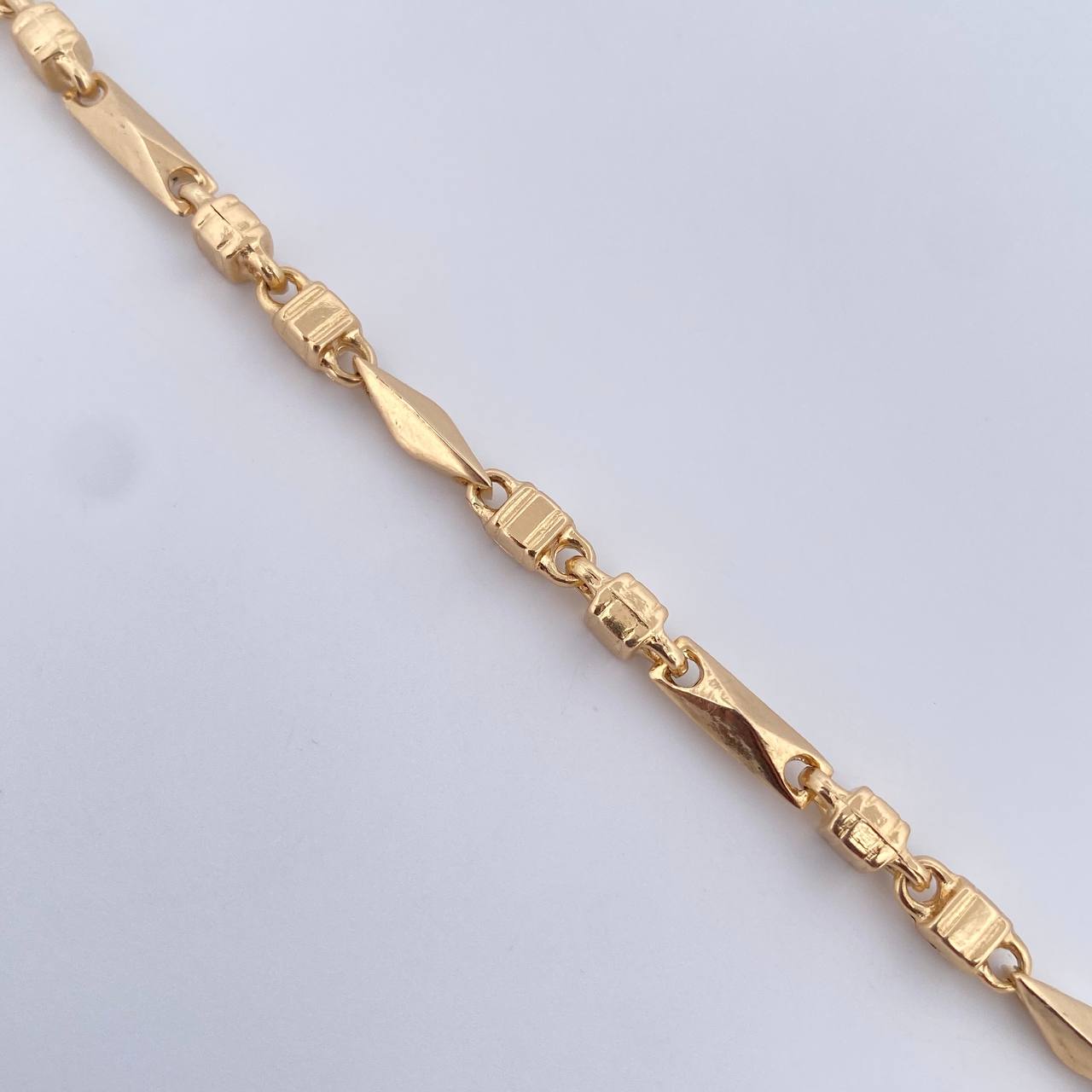 Pulso Rustico Española 5.9gr / 20.6cm / 3.8mm Oro Amarillo 18K $