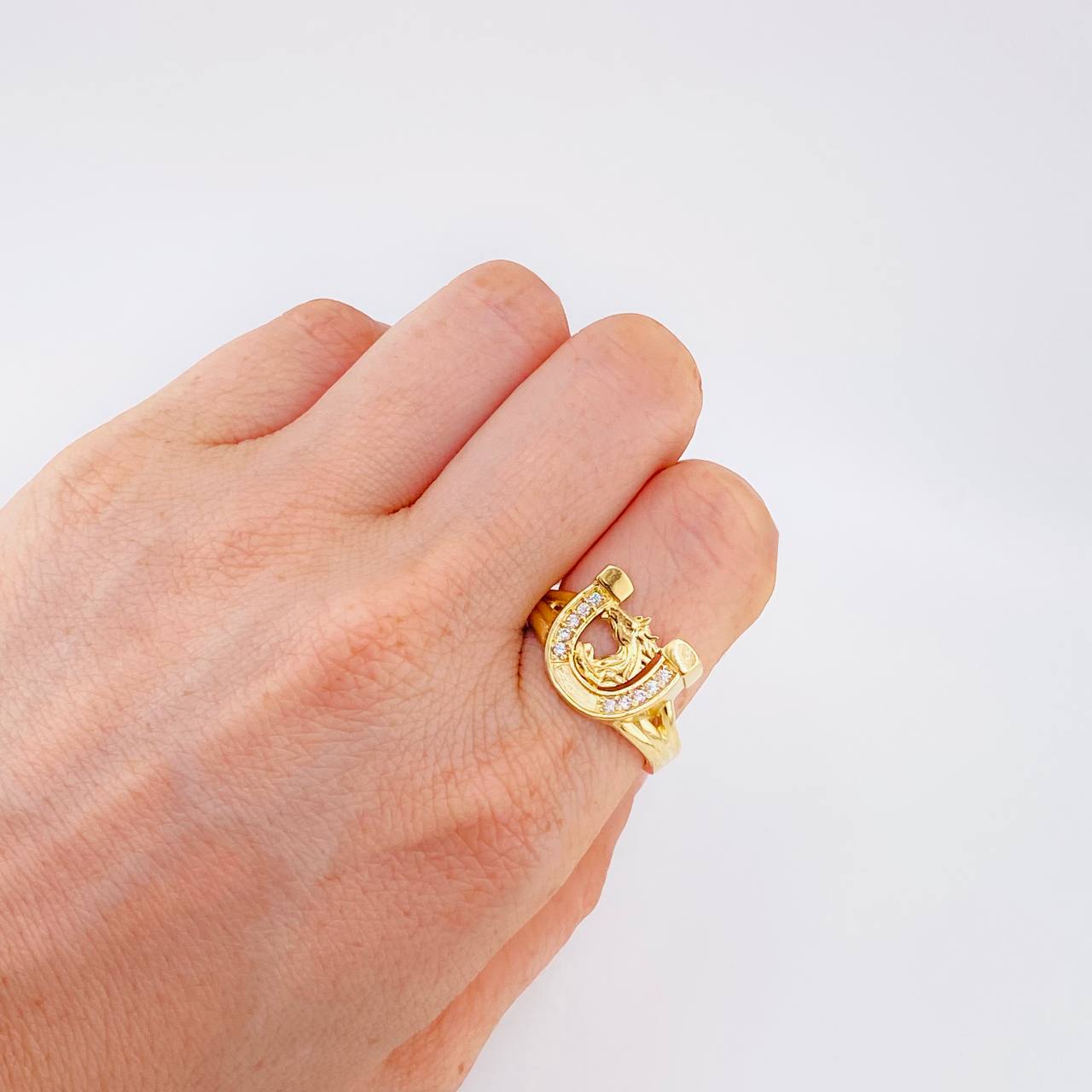Anillo Herradura Caballo Mate 7.1 g / T9 3/4 Oro Amarillo 18K