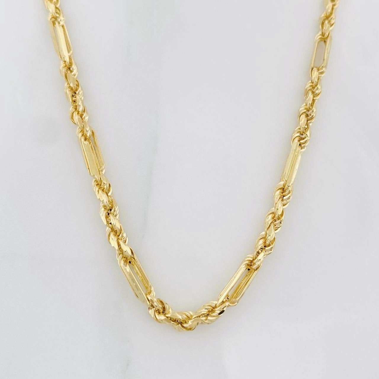 Cadena Lazo Especial 7.9g / 60cm / 3.1mm Oro Amarillo 18K