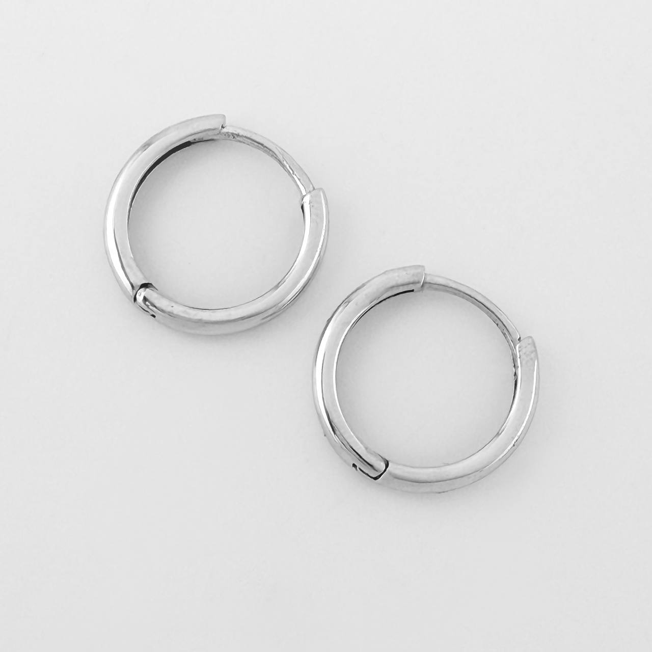 Candongas Aro Liso 2.45g / 1.6cm Oro Blanco 18K