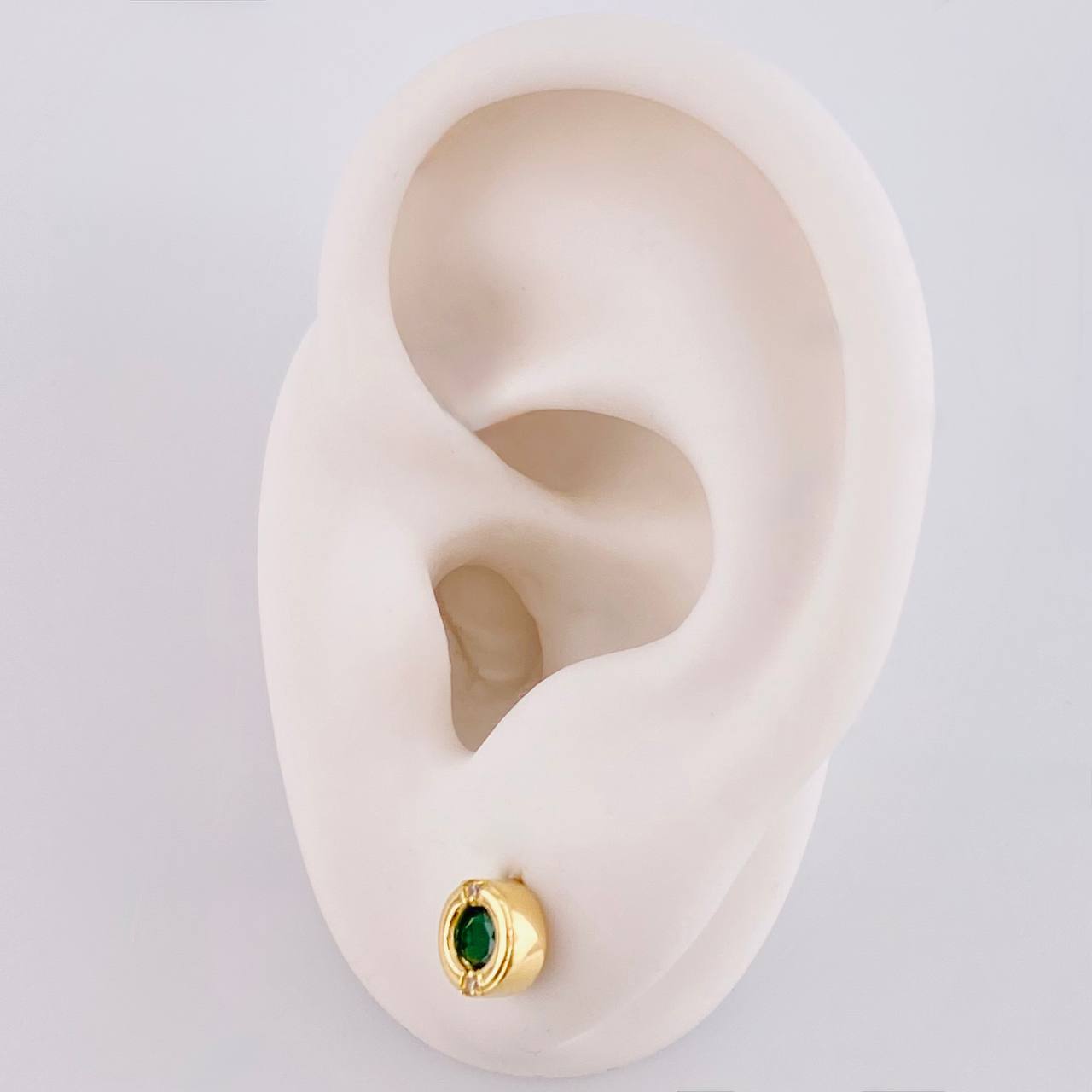 Topos Chispa con Marco 2.2g / 6.45mm Oro Amarillo 18K