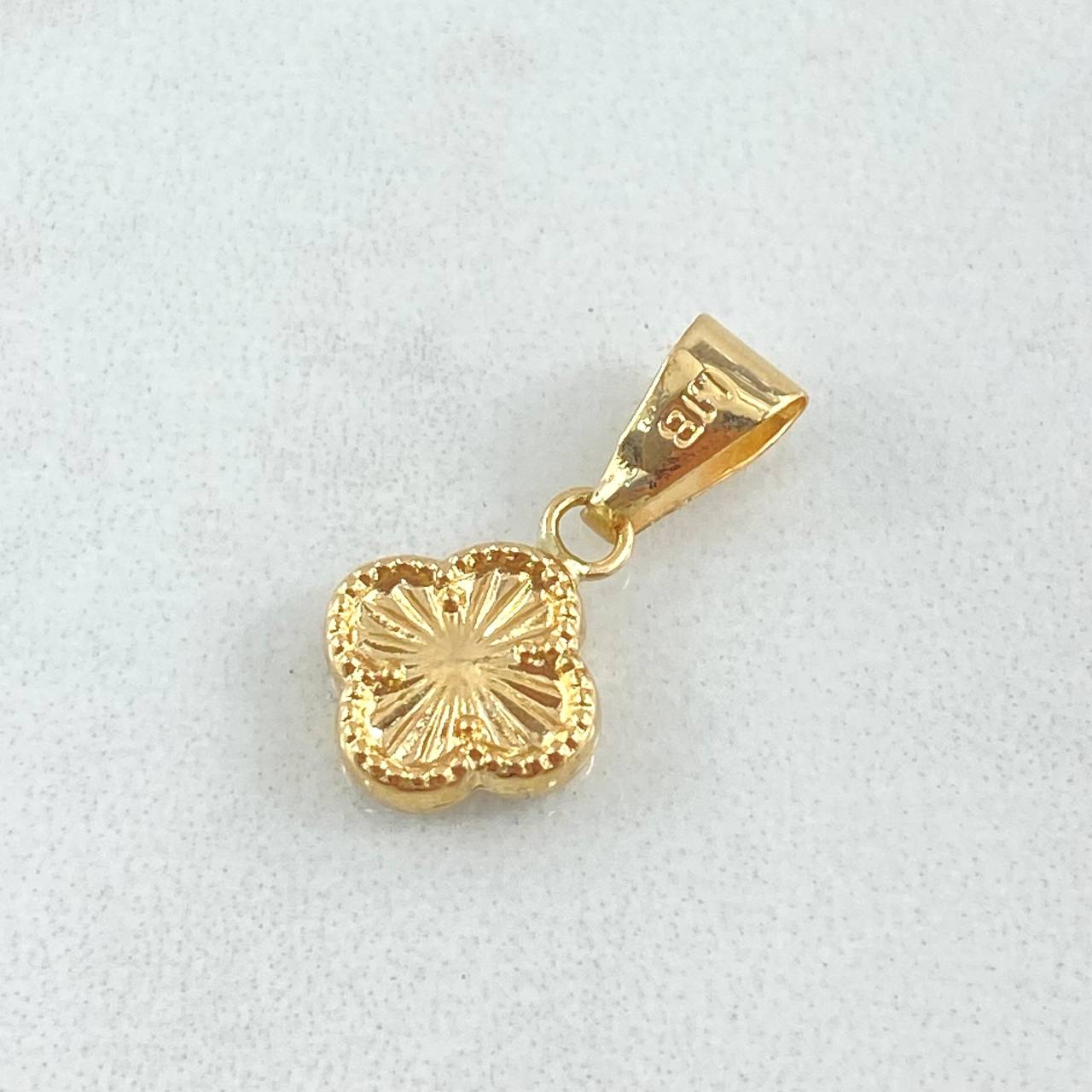 Dije Trebol 0.6gr / 2cm / Oro 18K