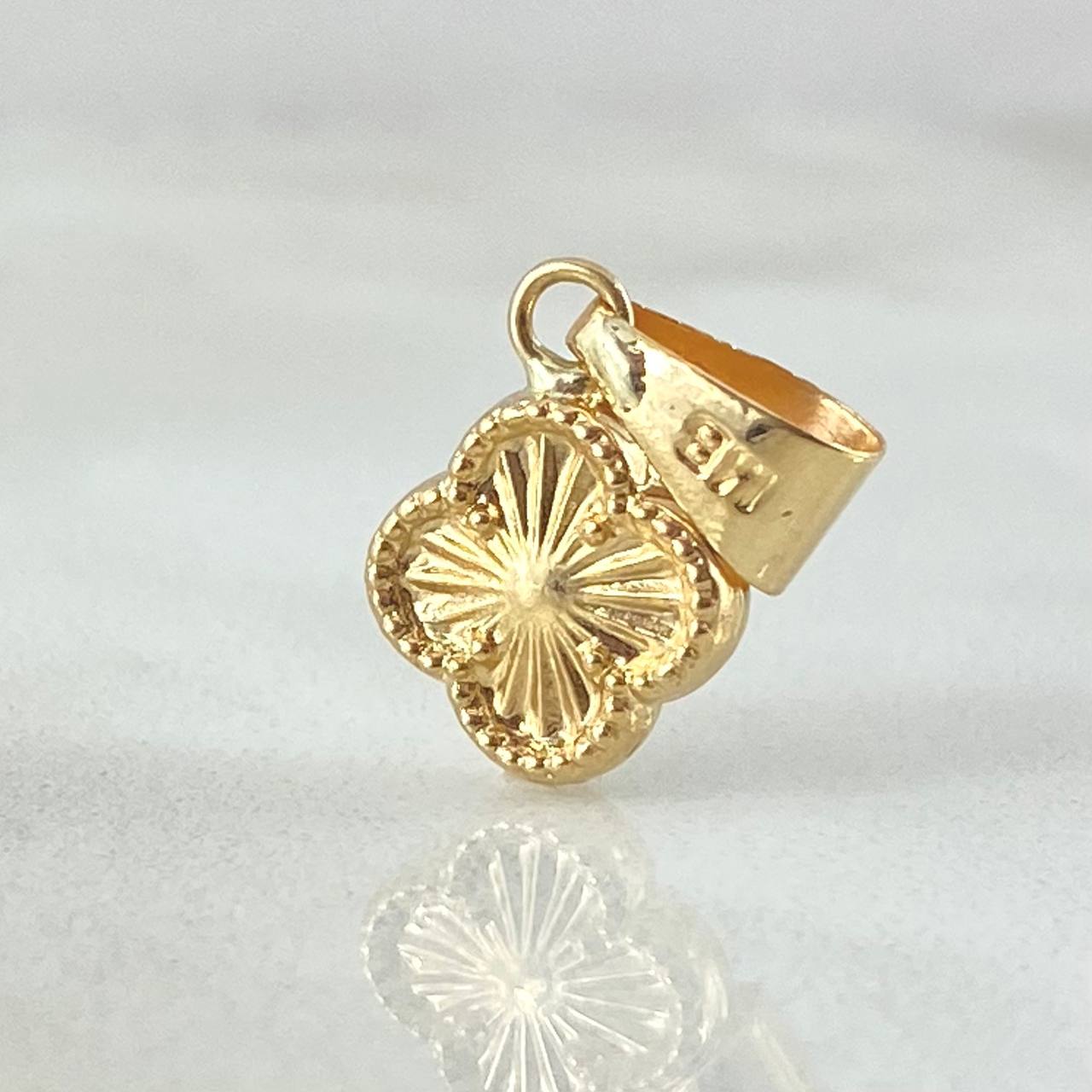 Dije Trebol 0.6gr / 2cm / Oro 18K ©