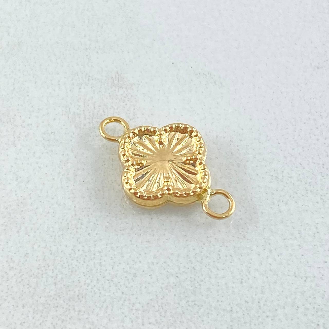 Herraje Trebol 0.4gr / 1.5cm / Oro 18K