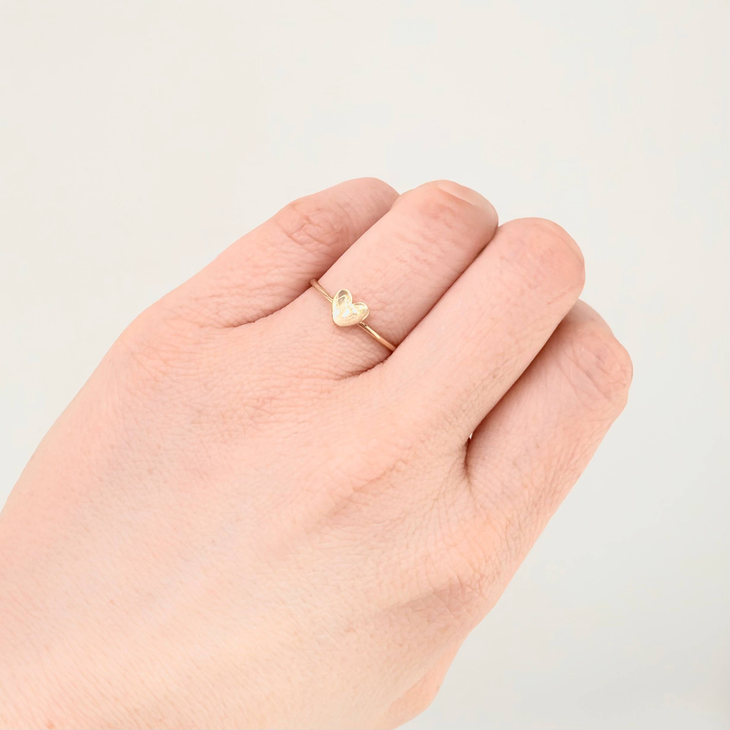 Anillo Corazon Liso 1gr / T7 / Oro Amarillo 18K
