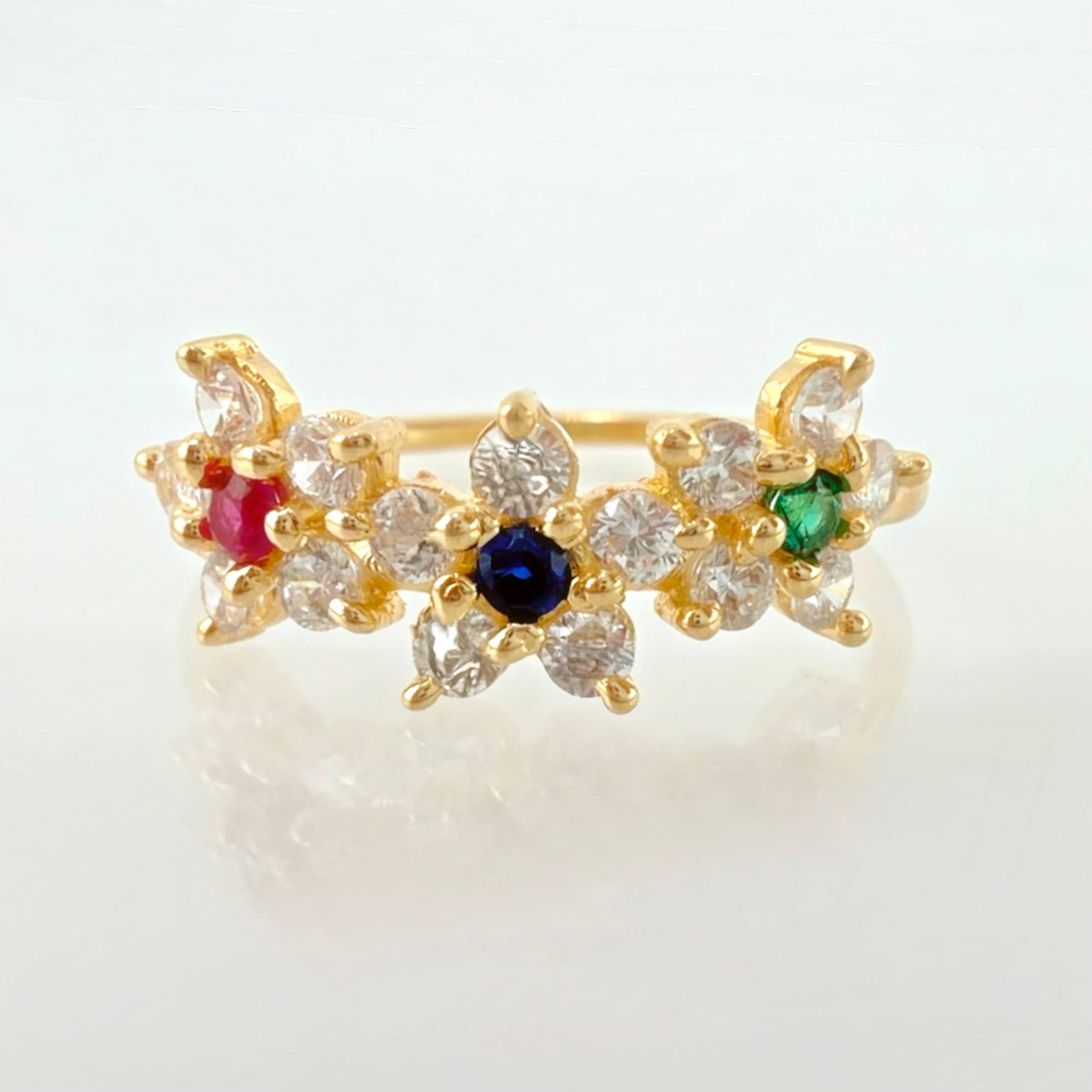 Anillo Trio Flor 1.95gr / T7 / Oro Amarillo 18K ©