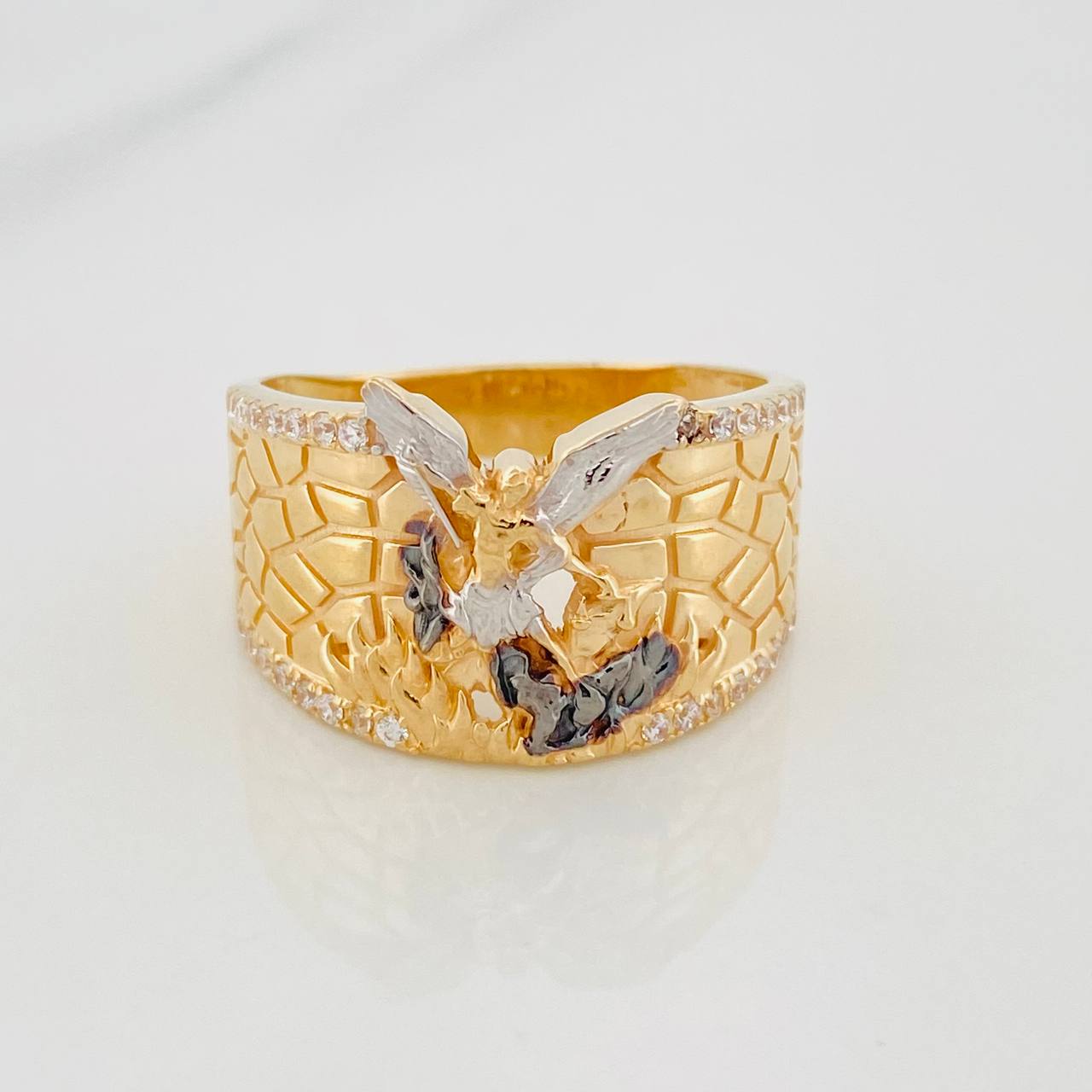 Anillo San Miguel 7.85g / T11 Tres Oros Amarillo Blanco Negro 18K