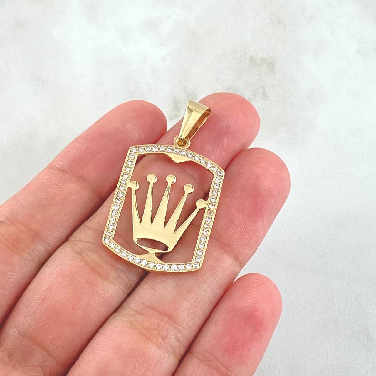 Dije Placa Corona RX 3.55gr / 4cm / Circones Blancos Oro Amarillo 18K