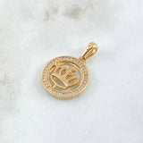 Dije Medalla Corona Real 5.9gr / 3cm / Circones Blancos Oro Amarillo 18K