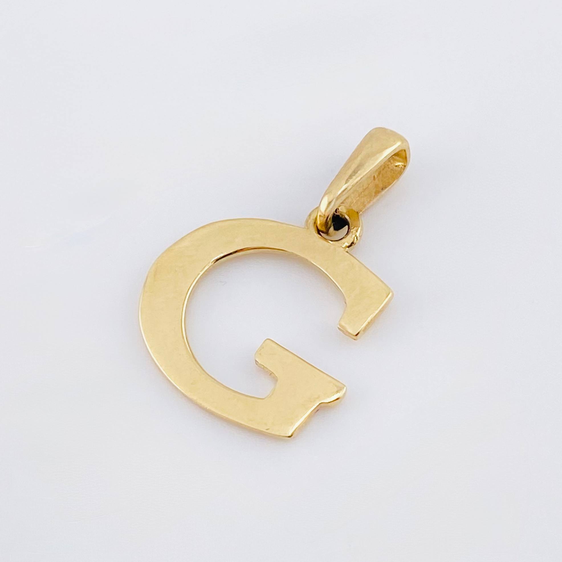 Dije Letra G 1.65gr / 2.05cm / Oro Amarillo 18K